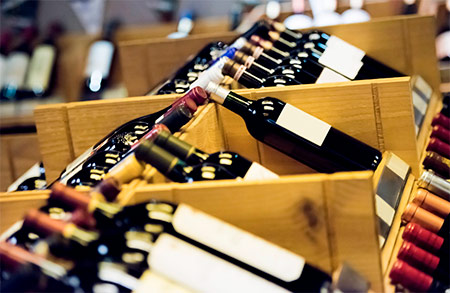 Etiquetas adhesivas para bodegas y bebidas